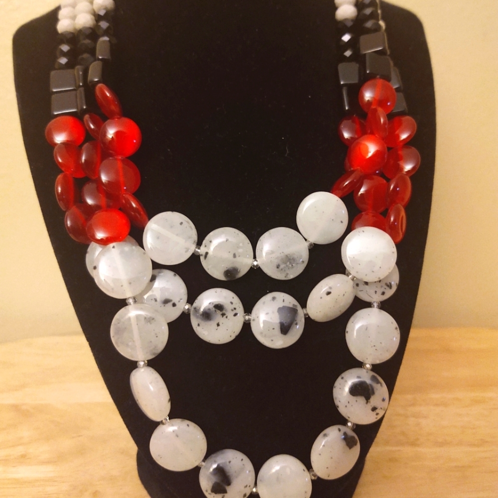 Women's Loft one size statement necklace